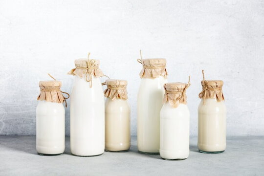 Zdravé přírodní alternativy – domácí bezlepková a bezlaktózová mléka